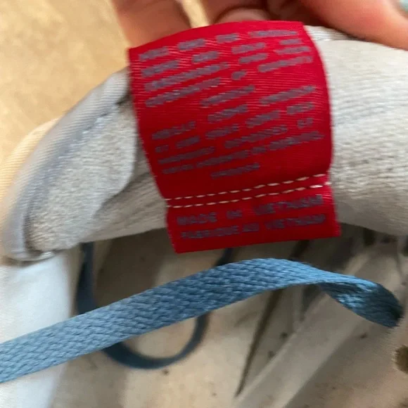 Nike low dunk Sneakers in Gray with Blue and Red Accents like new - Picture 4 of 4